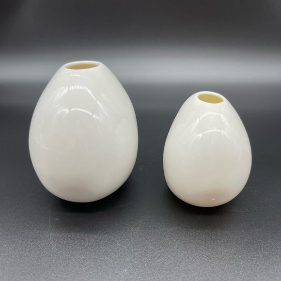 Crate & Barrel White Tear Drop Bean Bud Vase Set of 2 - Picture 3 of 8